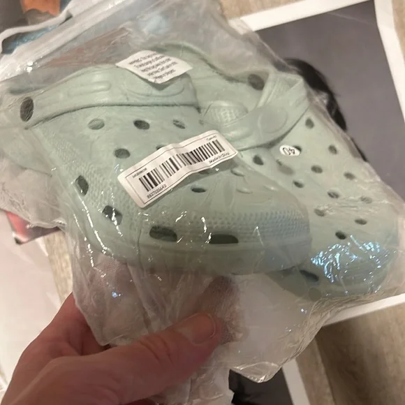 Slippers Sandals House Shoes Comfy look a likes Light Green Size 7 Brand New - Picture 4 of 5